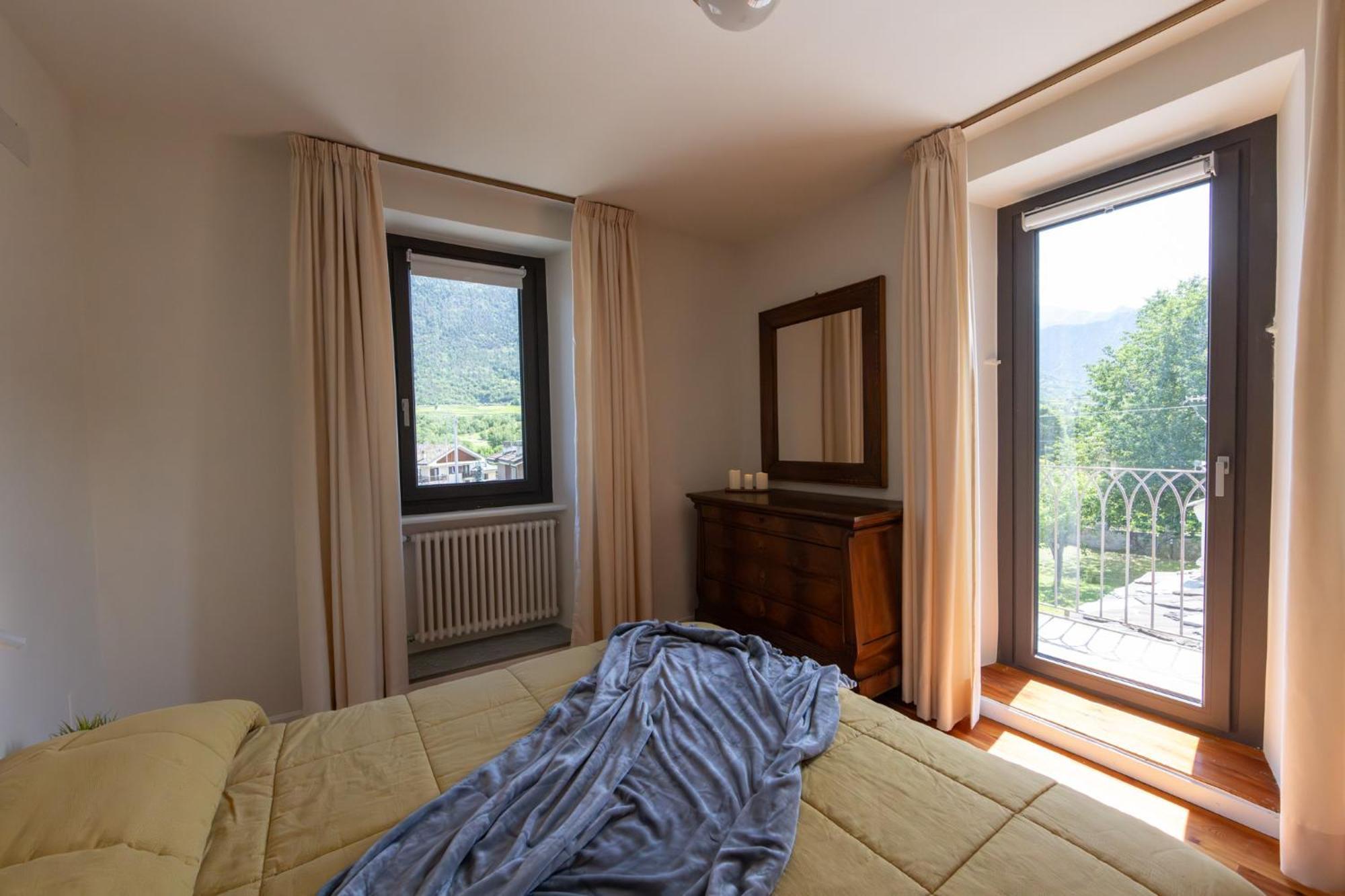 Manor House Apartment อาออสตา ภายนอก รูปภาพ