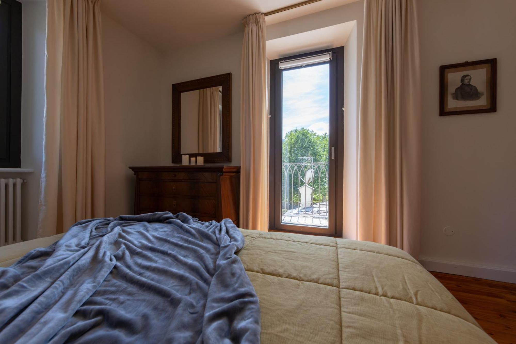 Manor House Apartment อาออสตา ภายนอก รูปภาพ
