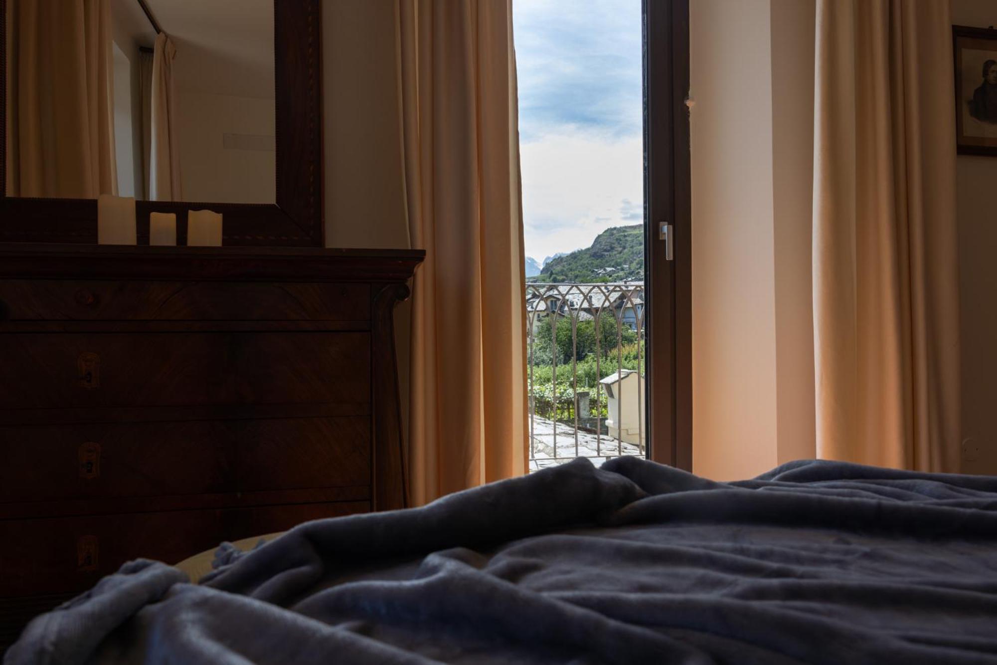 Manor House Apartment อาออสตา ภายนอก รูปภาพ